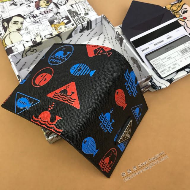 prada錢包 普拉達2020最新款限量版短錢夾 2MO004 Prada鯨魚圖案黑色短錢包  pyd2407